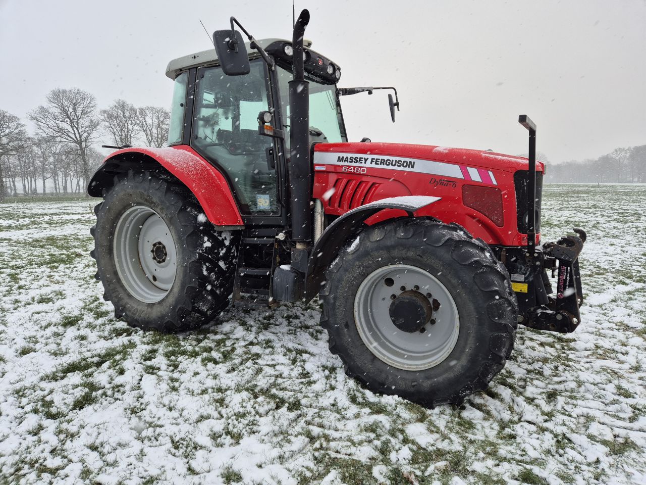 Massey Ferguson 6480 met Fronthef / PTO en Trimble autopilot