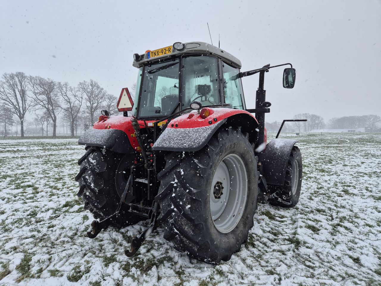 Massey Ferguson 6480 met Fronthef / PTO en Trimble autopilot