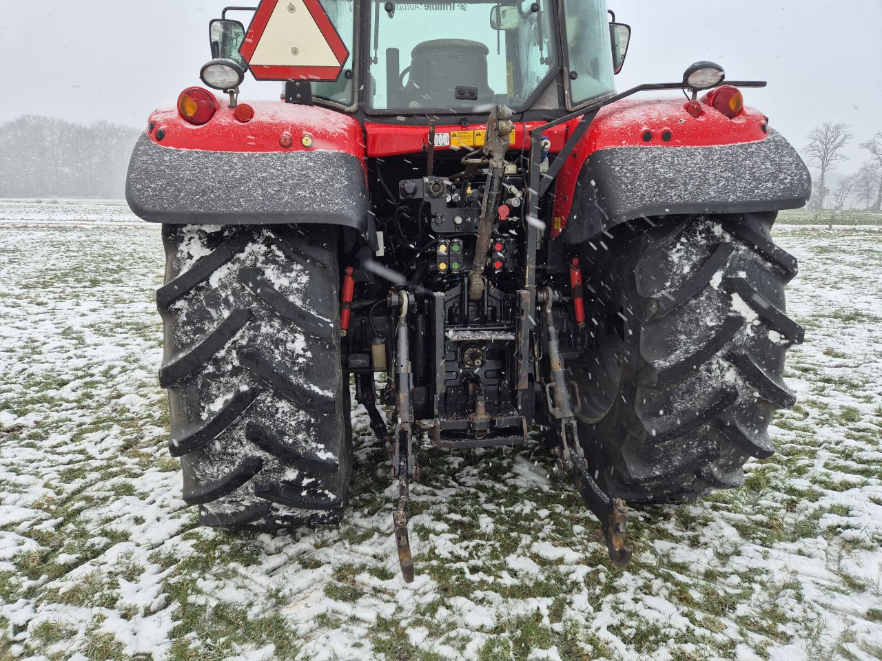 Massey Ferguson 6480 met Fronthef / PTO en Trimble autopilot