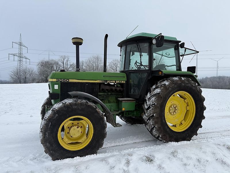 John Deere 3050