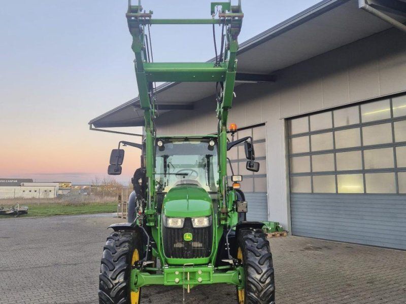 John Deere 5090M