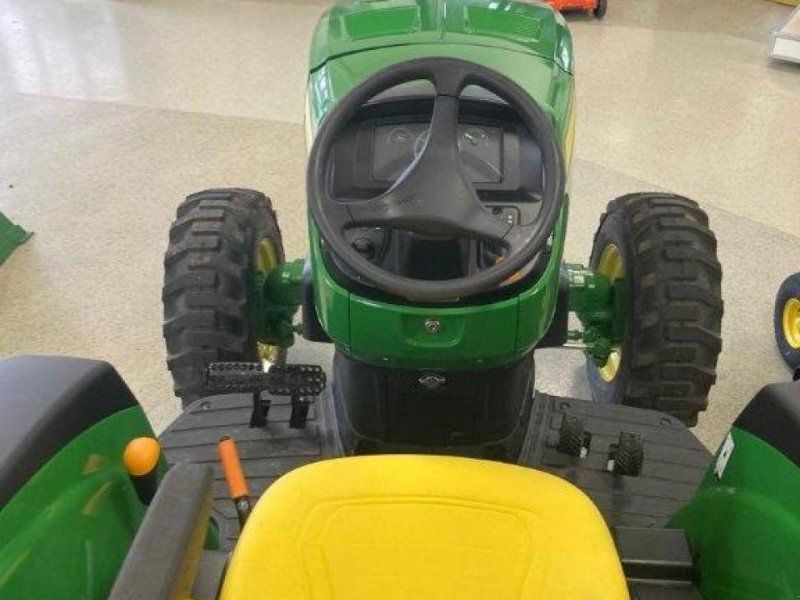 John Deere 4066M Aktion