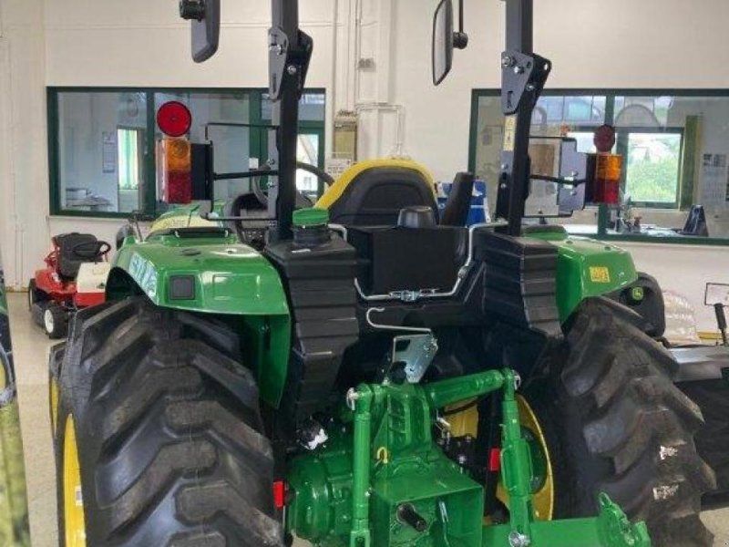 John Deere 4066M Aktion