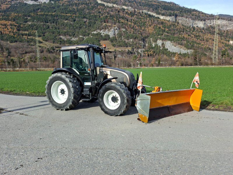 Valtra A93