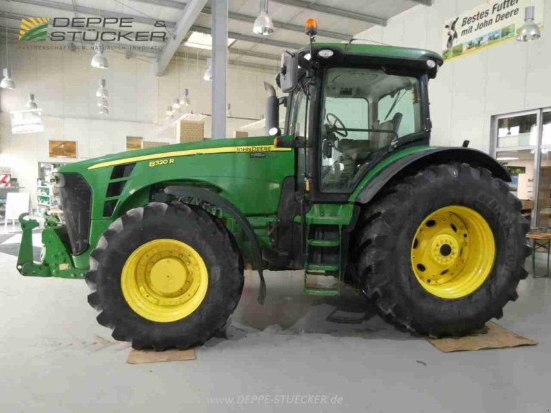 John Deere 8320R