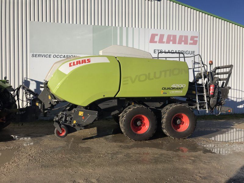 Claas QUADRANT 4200 RF ÉVOLUTION