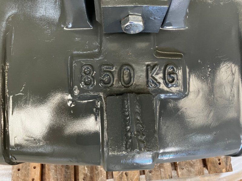 Massey Ferguson 850 kg