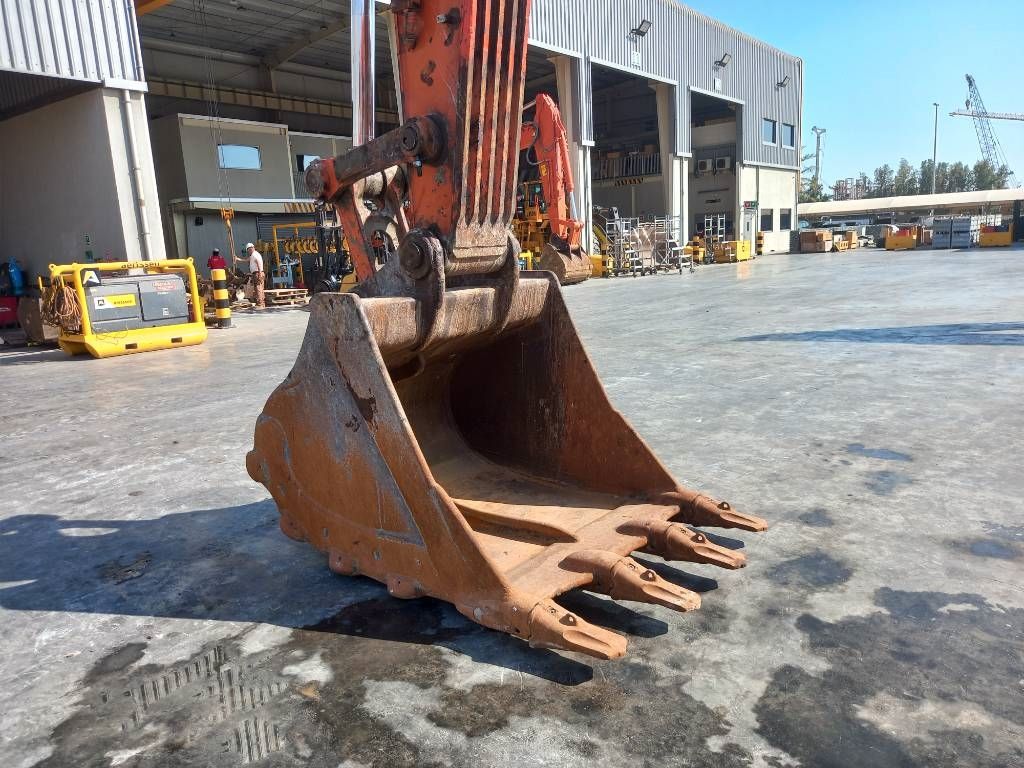 Hitachi ZX470-5G (Abu Dhabi)