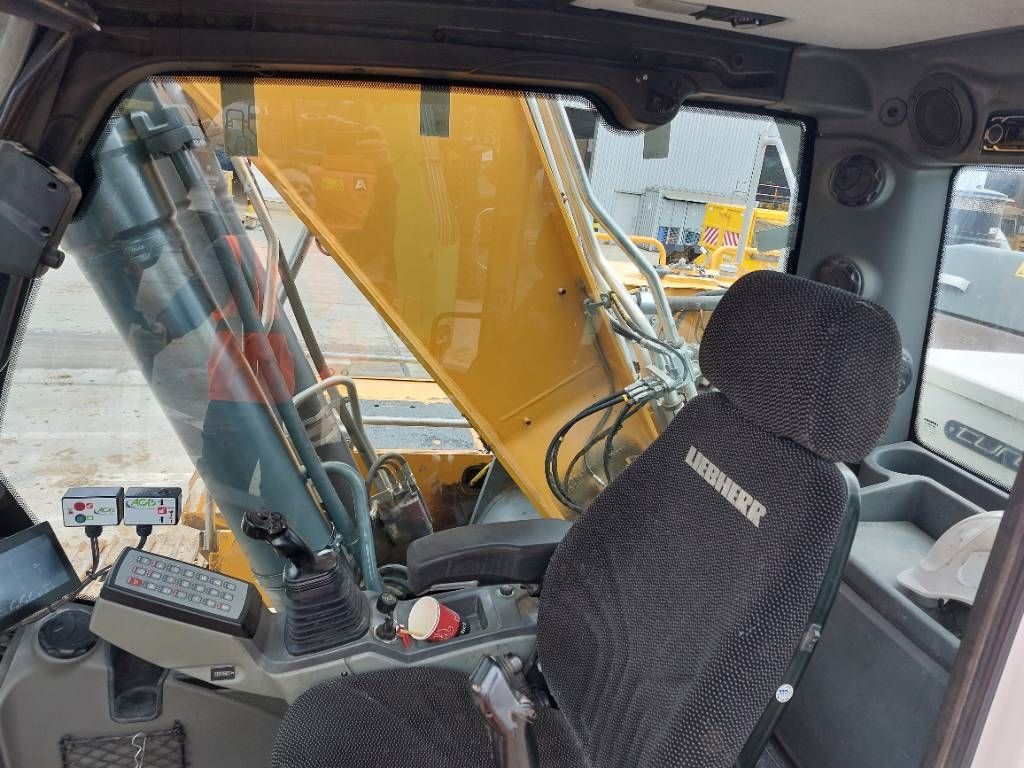 Liebherr R 936 LC