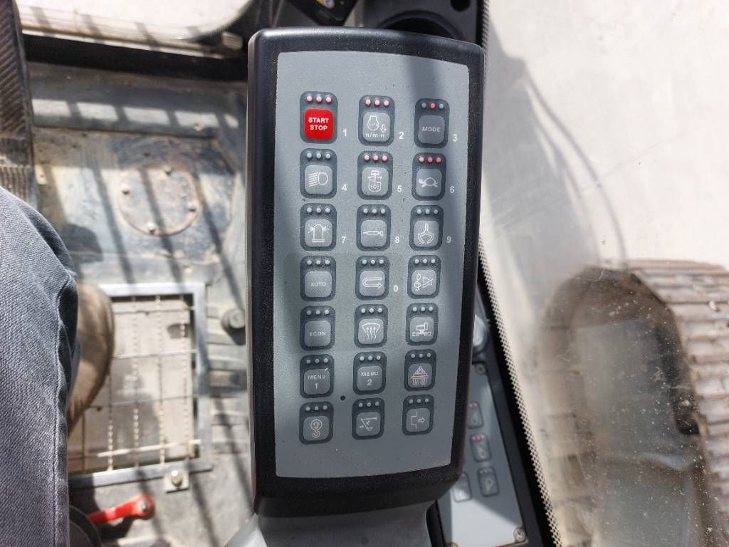 Liebherr R 946LC (Lifting Cab)