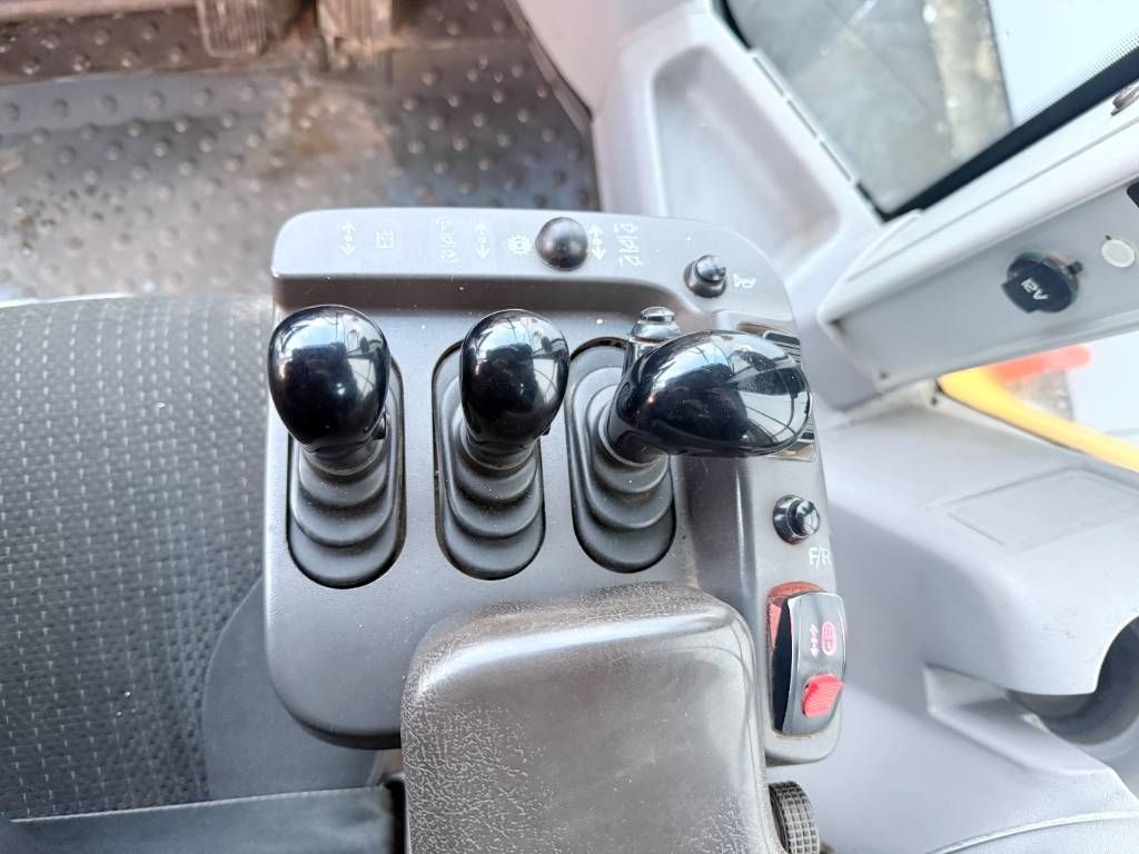 Volvo L120H - 3rd Function / Quick Coupler