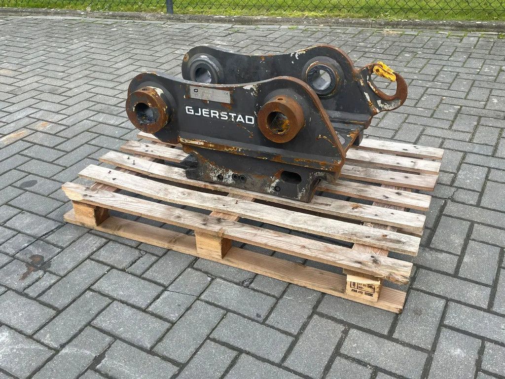 Gjerstad G60 | KM60 | S60 | HYDRAULIC QUICK COUPLER | M318F