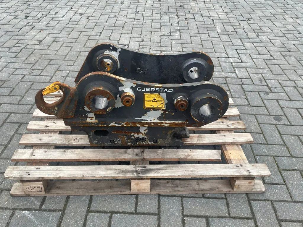 Gjerstad G60 | KM60 | S60 | HYDRAULIC QUICK COUPLER | M318F