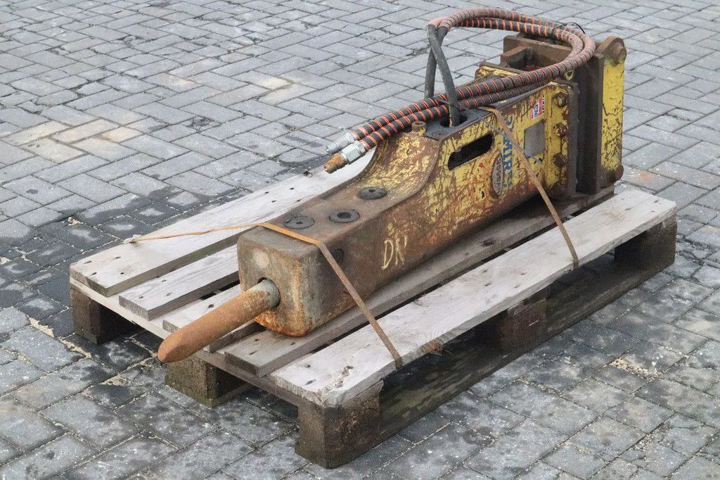 Soosan SB30II TS-9 | S40 | 2.5 TO 4.5 TON | HYDRAULIC BREAKER