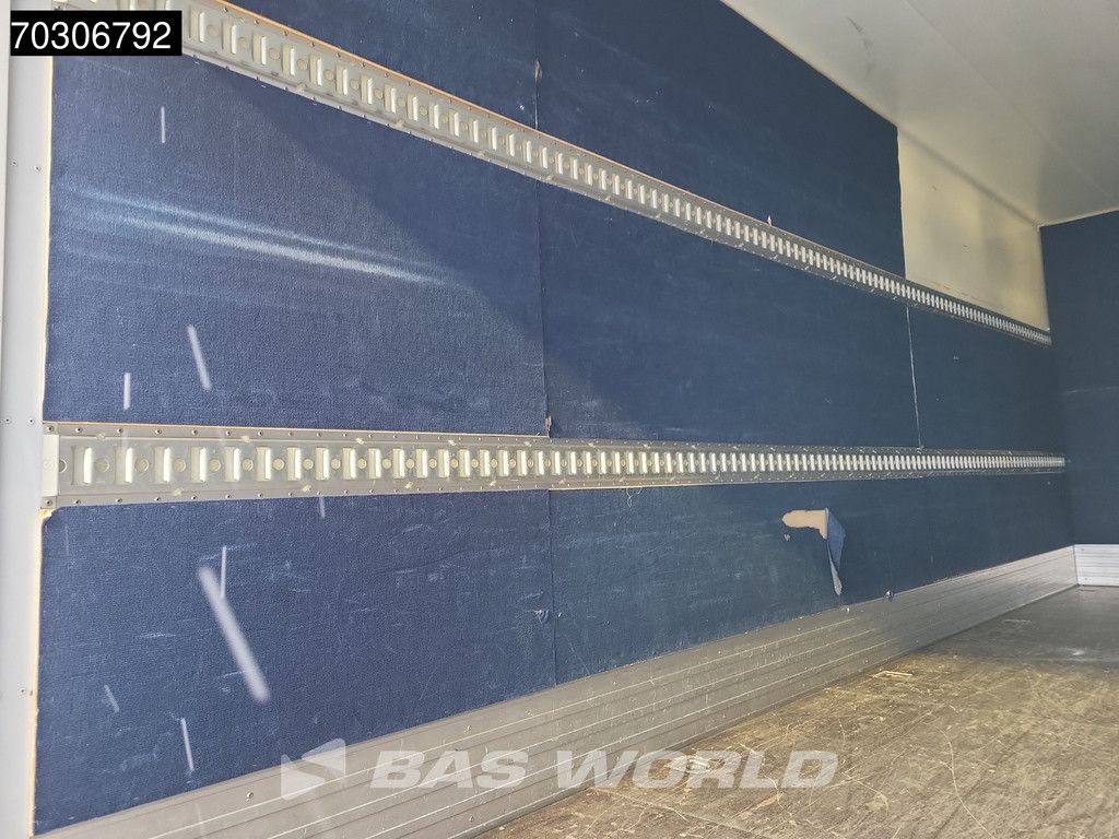 Mercedes Atego 821 4X2 8tonner Automatic crewcab 6 seats 1000kg Ladebordwand Euro 6