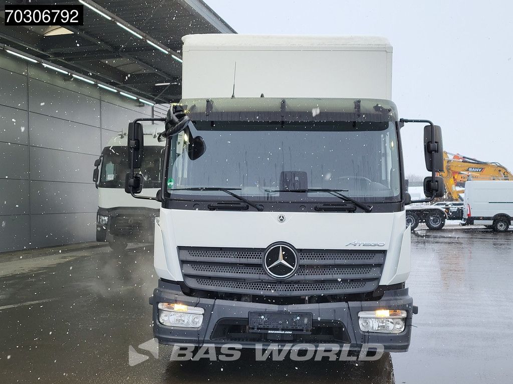 Mercedes Atego 821 4X2 8tonner Automatic crewcab 6 seats 1000kg Ladebordwand Euro 6