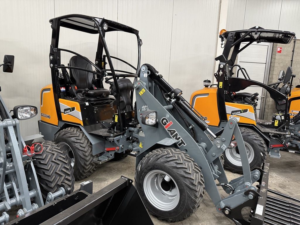 Giant G2300 HD minishovel NIEUW