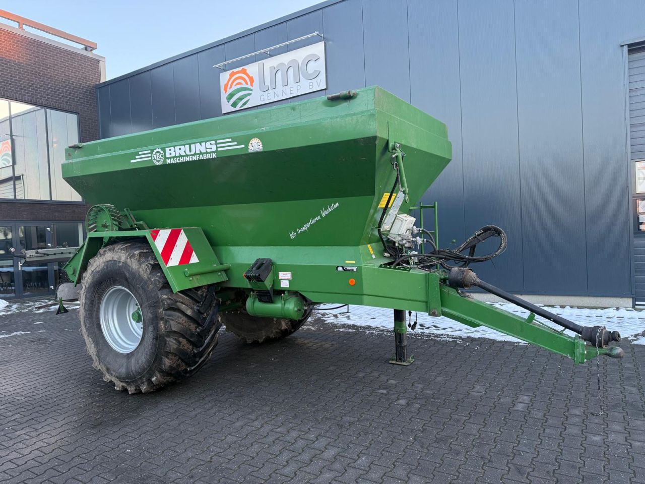 Bruns Kuxmann Kalkstrooier MBA 12000