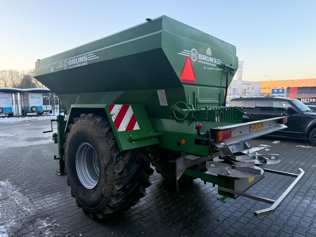 Bruns Kuxmann Kalkstrooier MBA 12000