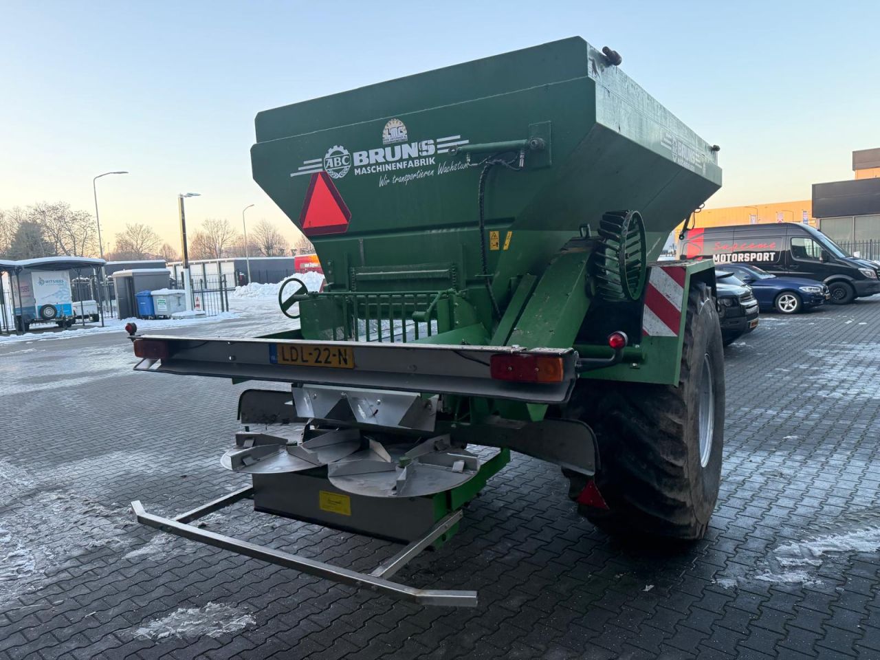 Bruns Kuxmann Kalkstrooier MBA 12000