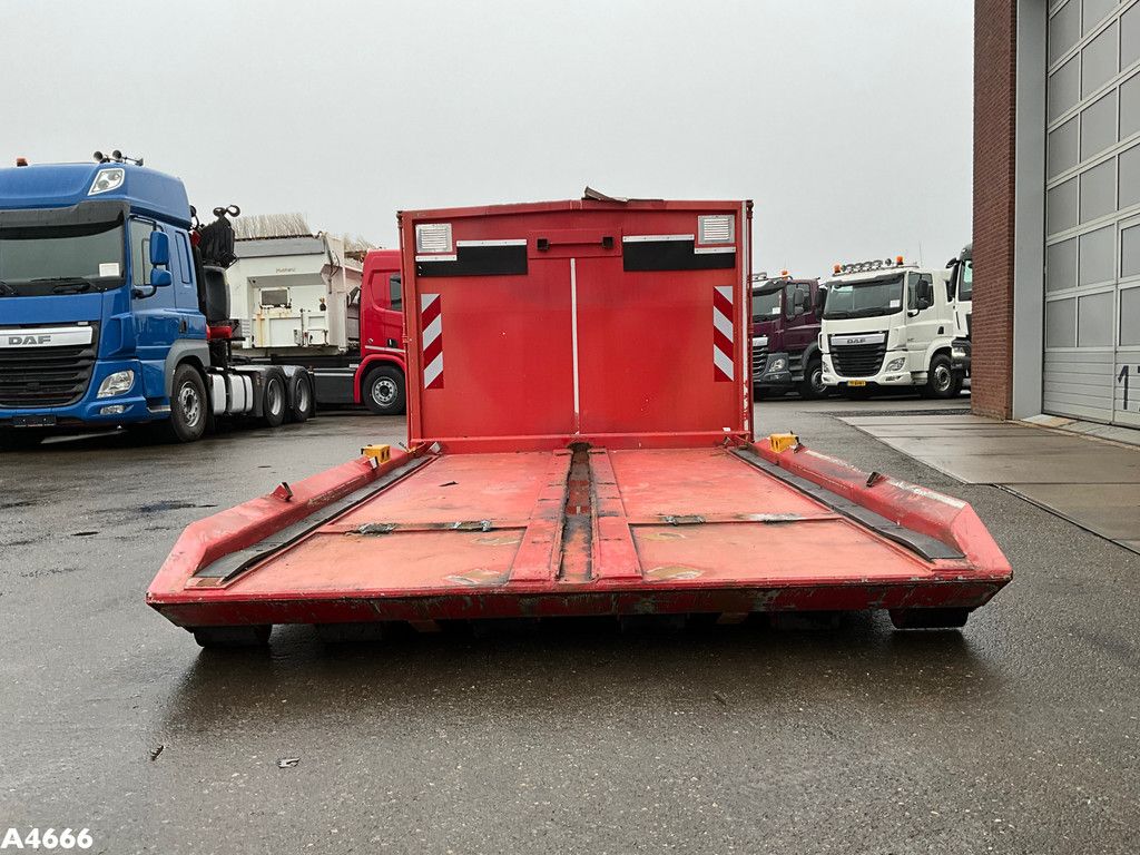 Flatcontainer met opbergruimte