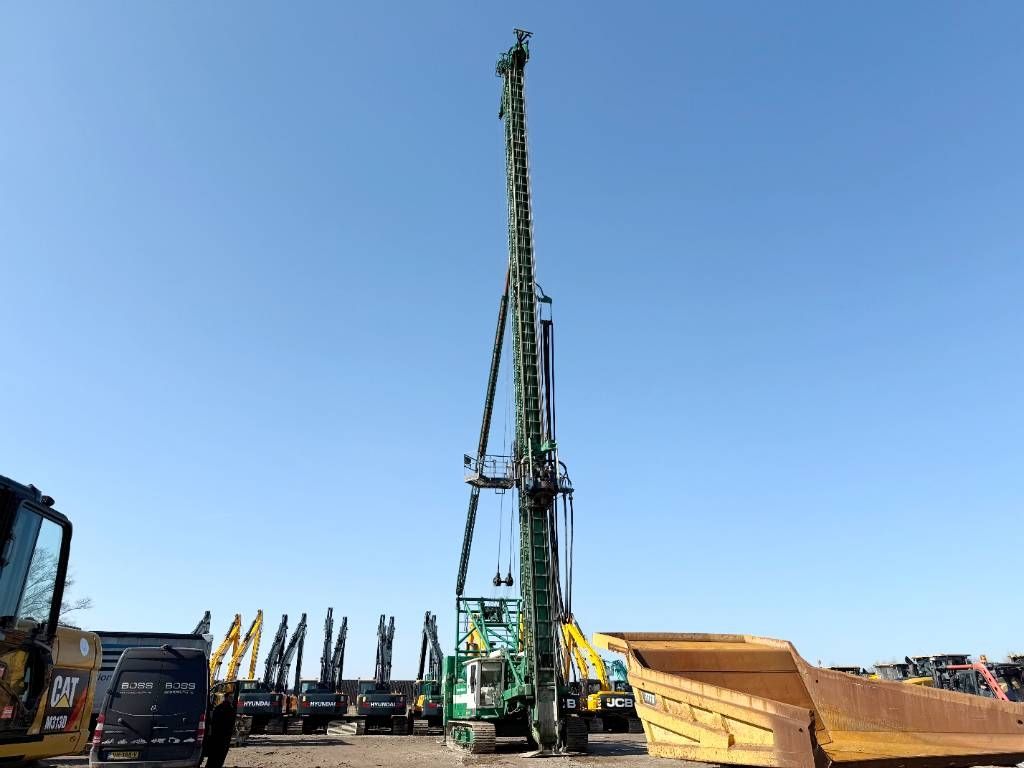 Hitachi KH150GLS-2 - 30.3m Drill / Powerpack / Hydr Tracks