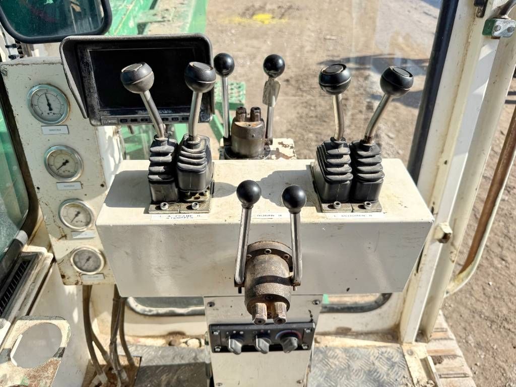 Hitachi KH150GLS-2 - 30.3m Drill / Powerpack / Hydr Tracks