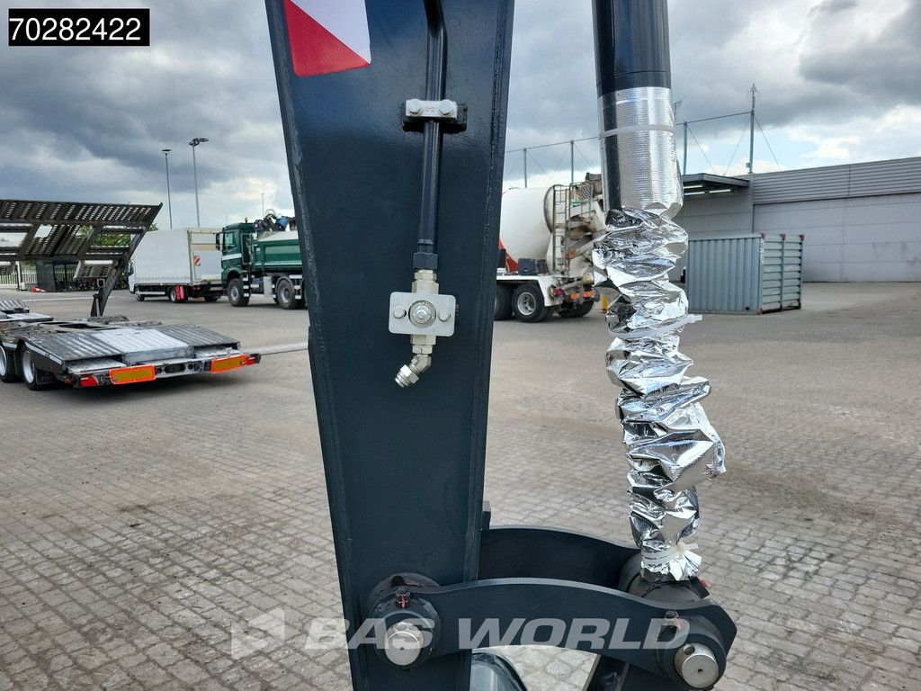 Hyundai HX80 N A/C - NEW UNUSED