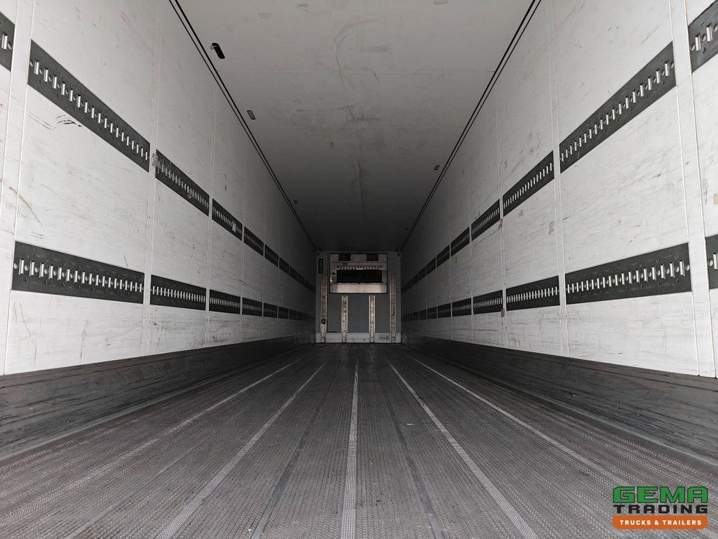 Schmitz Cargobull SCB S3B 3-axle Schmitz - Disc brakes - Refrigerated/Frozen Transport - Carrier Vector 1550 - 3747 hours - Pallet boxes - 09/2026 MOT