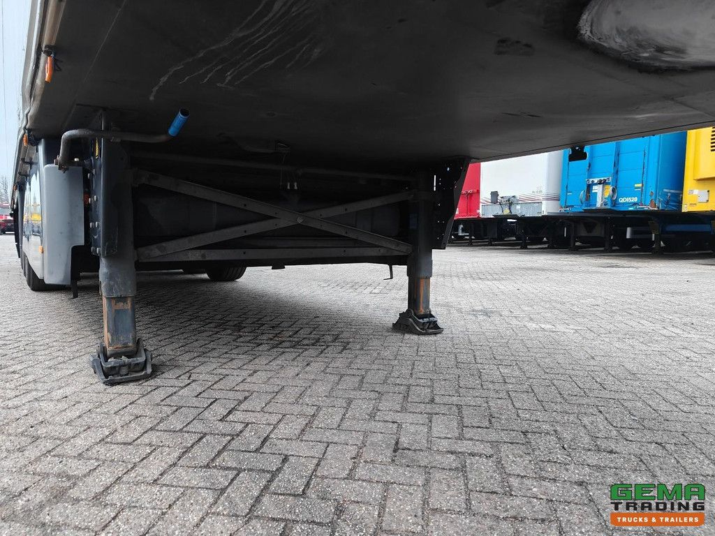 Schmitz Cargobull SCB S3B 3-axle Schmitz - Disc brakes - Refrigerated/Frozen Transport - Carrier Vector 1550 - 3747 hours - Pallet boxes - 09/2026 MOT