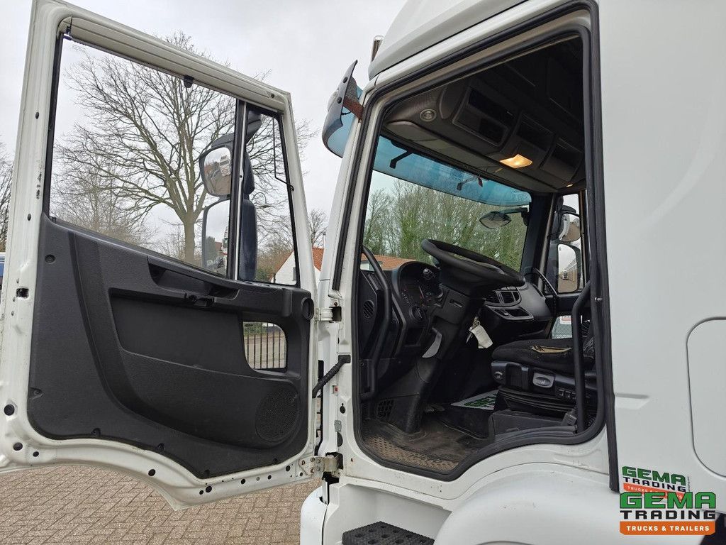 Iveco Eurocargo 150-250 4x2 Sleeper Cab Euro6A - Sliding tarpaulin 6.4 + Tail lift 2000kg - Sliding roof