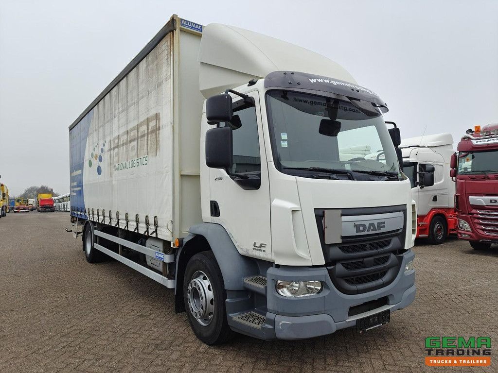 DAF LF 250 FA 4x2 Tageskabine Euro 6 - 6CIL - Schaltgetriebe - Schiebeplane 7,8 m + Ladebordwand 2000 kg