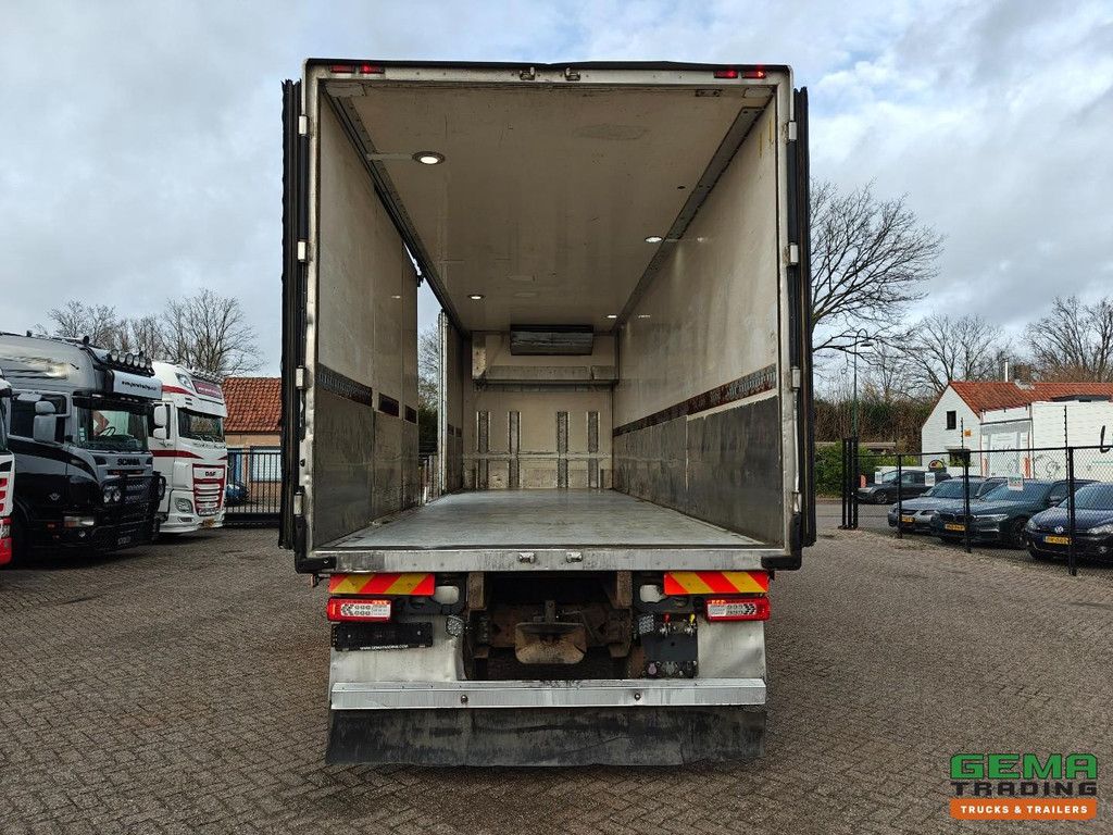 Volvo FH650 FH16 6x4 Globetrotter XL Euro 6 – Vollklimatisiert – Kühl-/Gefrierkombination 8,4 m + Thermo King – Standklimaanlage – Schaukelstuhl