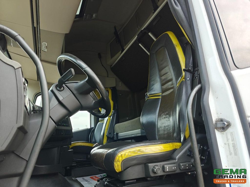 Volvo FH650 FH16 6x4 Globetrotter XL Euro 6 – Vollklimatisiert – Kühl-/Gefrierkombination 8,4 m + Thermo King – Standklimaanlage – Schaukelstuhl