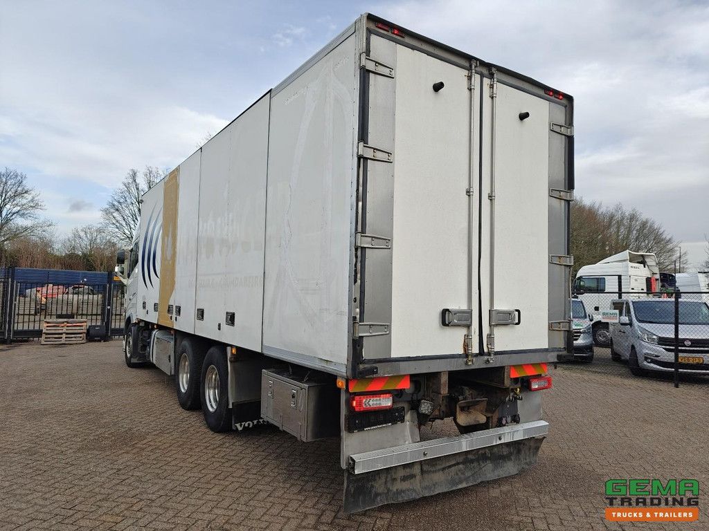 Volvo FH650 FH16 6x4 Globetrotter XL Euro 6 – Vollklimatisiert – Kühl-/Gefrierkombination 8,4 m + Thermo King – Standklimaanlage – Schaukelstuhl