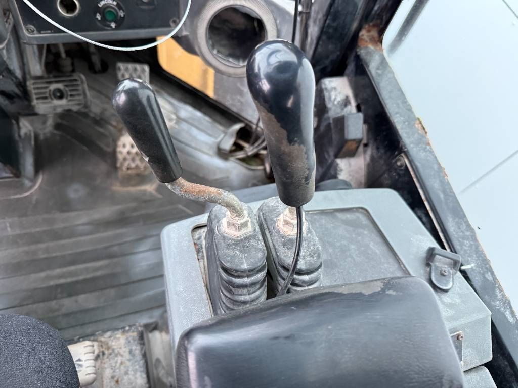 CAT 928G - Automatic Greasing / Weight System