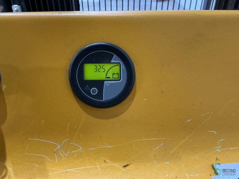 Stackers Electric FAC 4V-XT3020 2012 4-Way