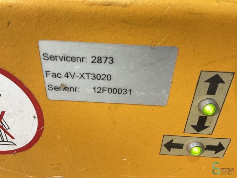 Stackers Electric FAC 4V-XT3020 2012 4-Way