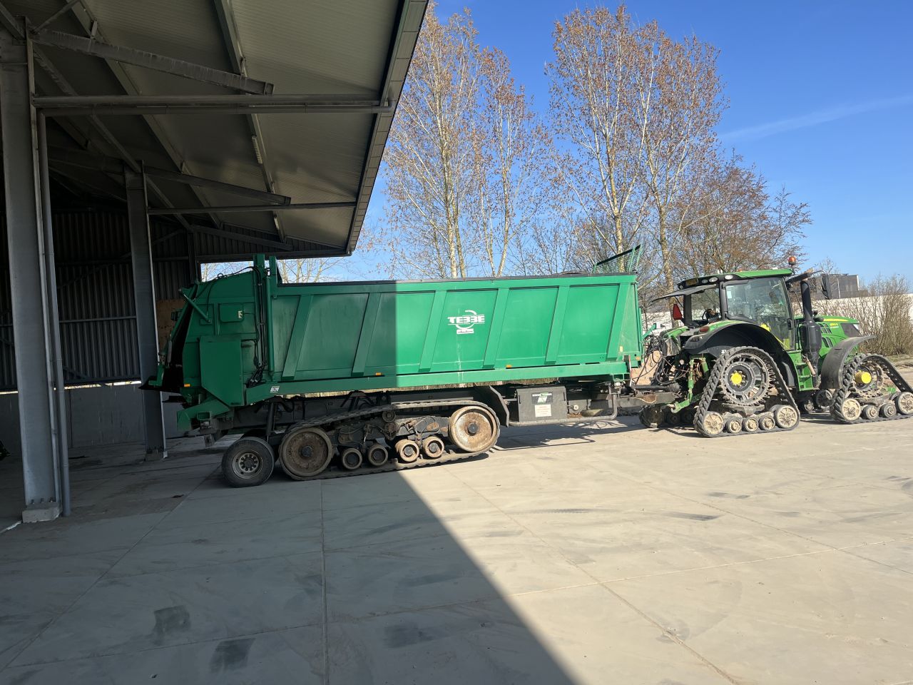 Compost strooier en maispers