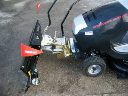 2 z.g.a.n. Tielburger (zitmaaier) sneeuwschuiven (type TS125)