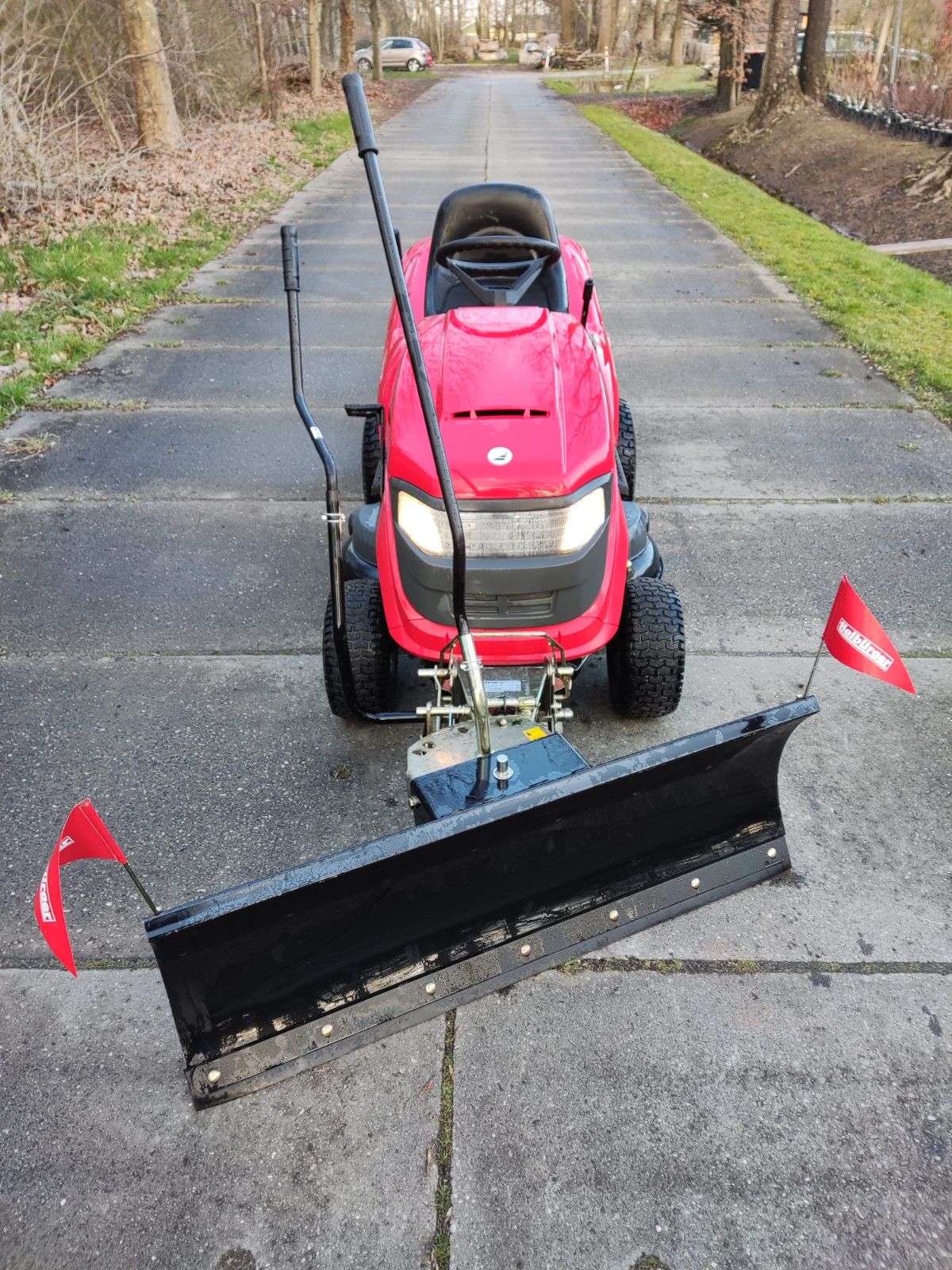 2 z.g.a.n. Tielburger (zitmaaier) sneeuwschuiven (type TS125)