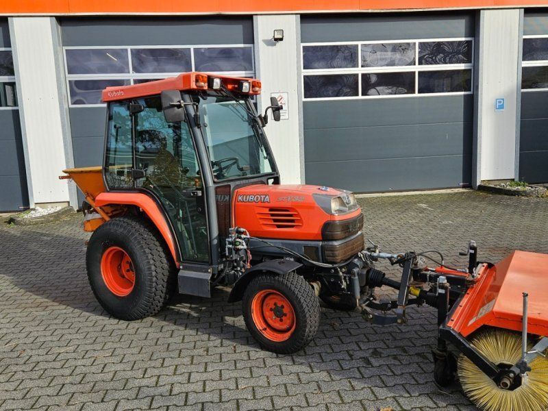 Kubota STV 32 Winterdienst