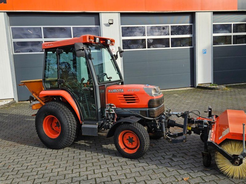 Kubota STV 32 Winterdienst