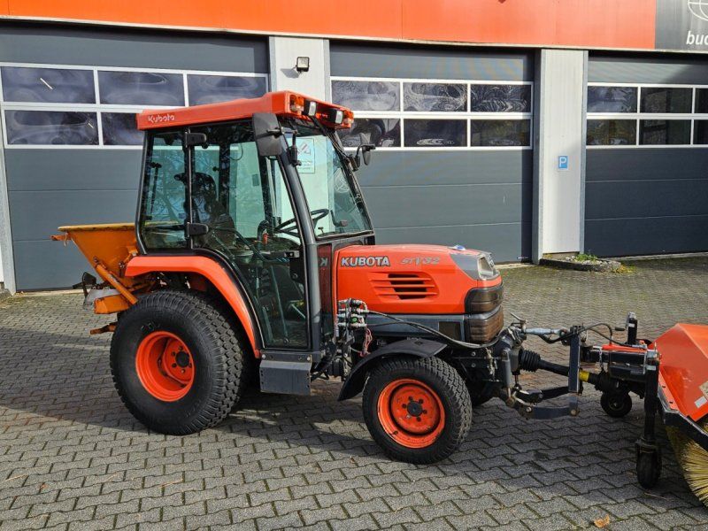 Kubota STV 32 Winterdienst