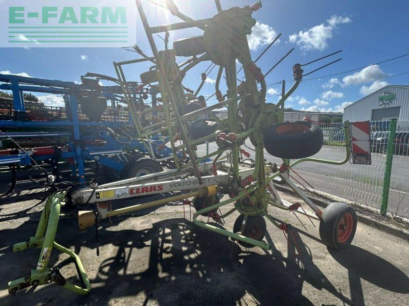 Claas faneuse volto 870t