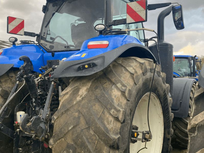 New Holland T8.435 GENESIS