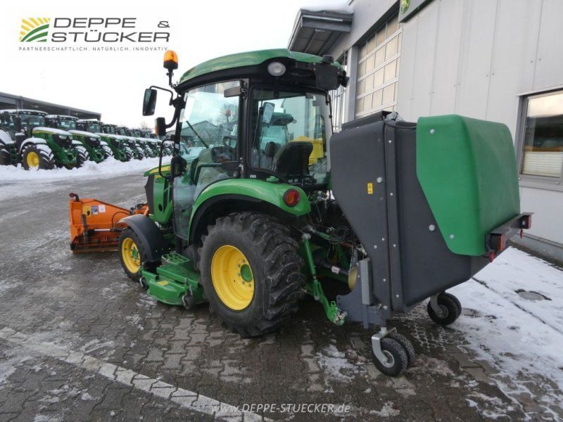John Deere 3046R mit Schneeschild u.v.m.
