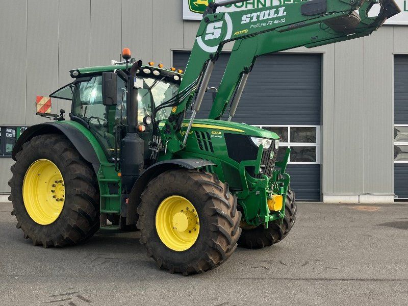 John Deere 6215R