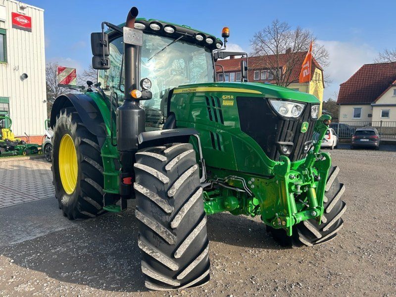 John Deere 6215R