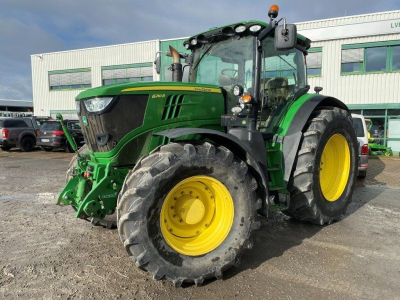 John Deere 6210R